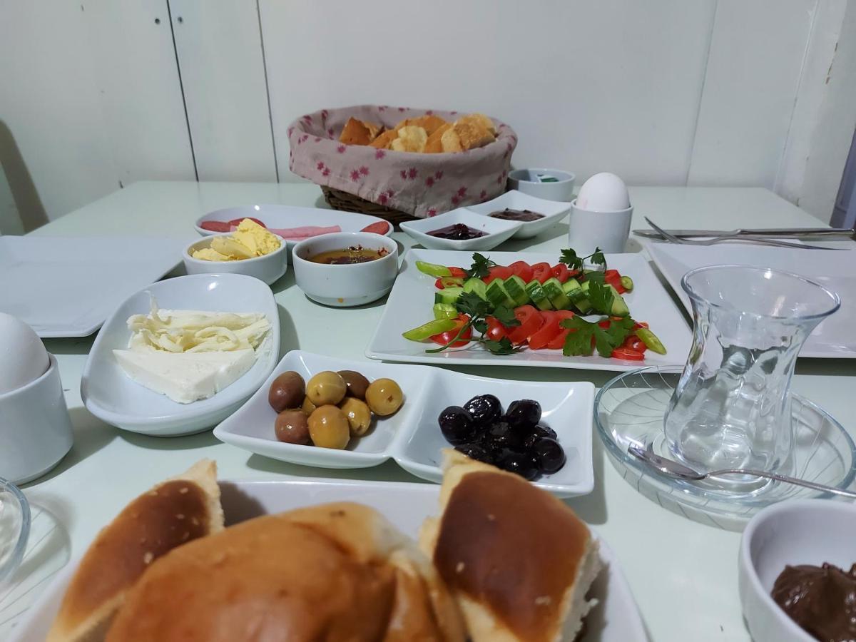 Celil Pansiyon Ayvalı Buitenkant foto